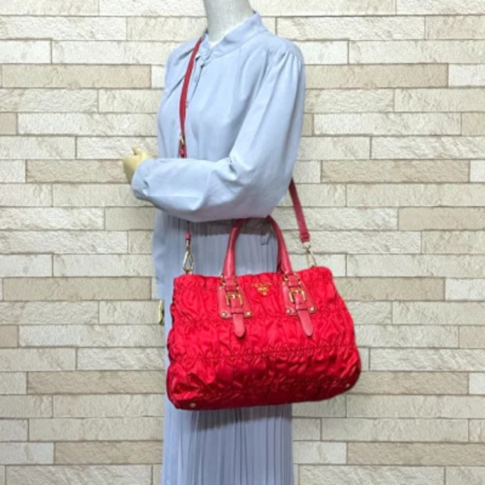 Prada Tessuto Gaufre red ruched Shoulder bag - Picture 2 of 8